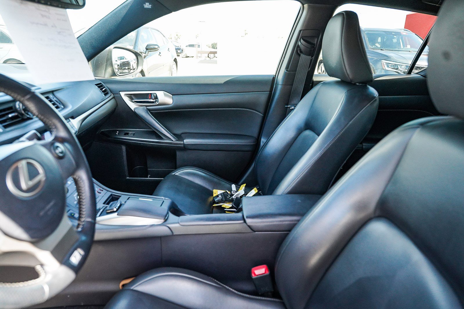 Used 2015 Lexus CT 200h w/ Navigation Package image 18