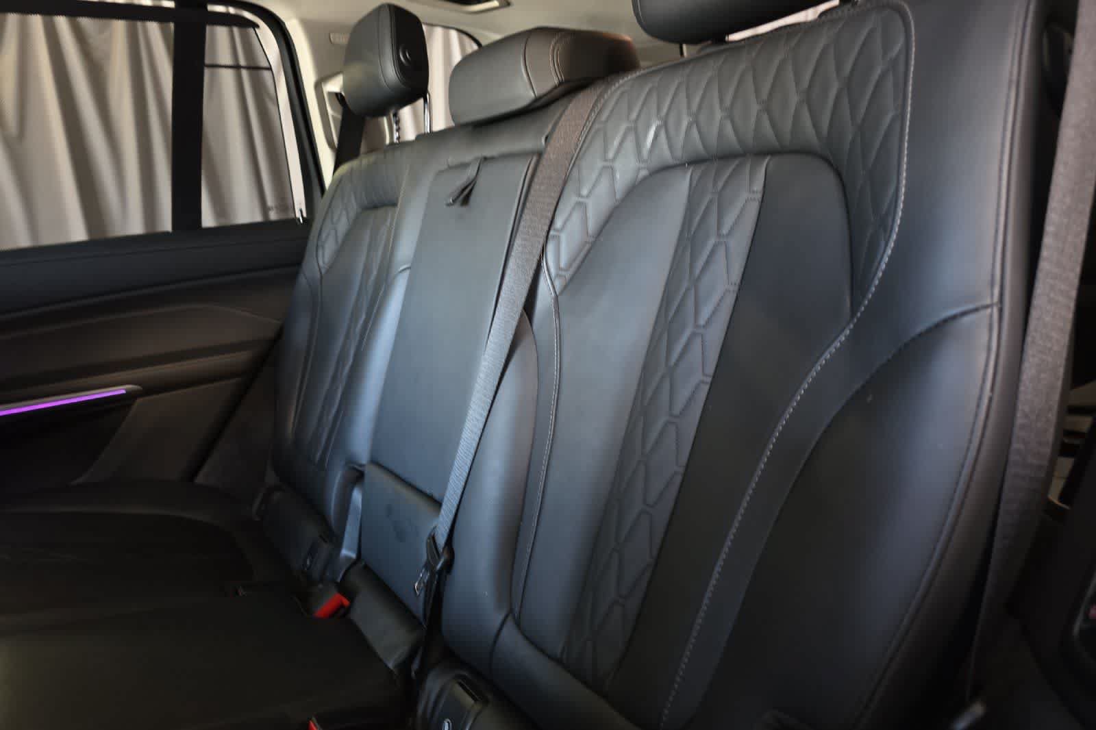 Used 2025 BMW X7 xDrive40i AWD/4WD image 17