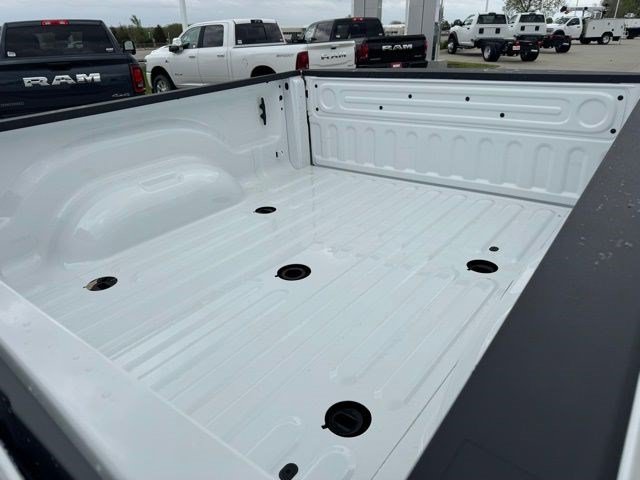 New 2026 RAM 2500 Tradesman AWD/4WD image 32