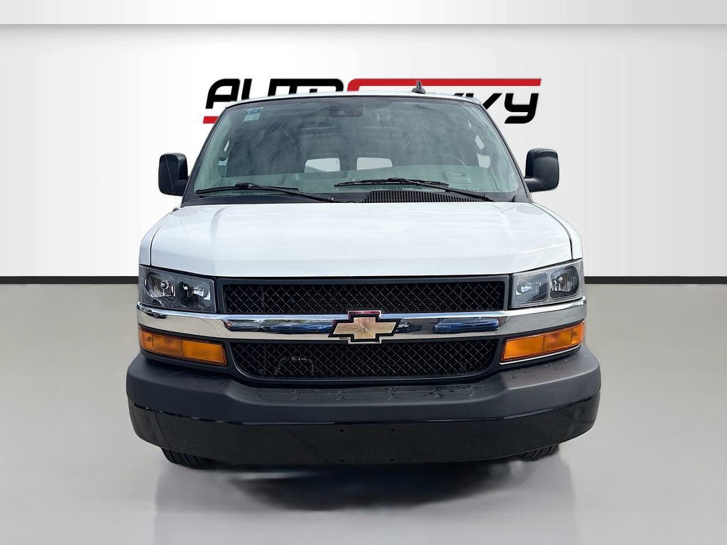 Used 2024 Chevrolet Express 3500 Extended w/ Driver Convenience Package image 2