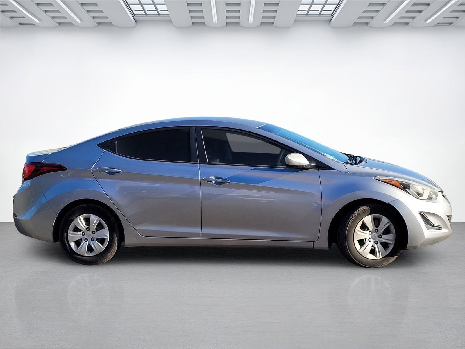 Used 2016 Hyundai Elantra SE image 3