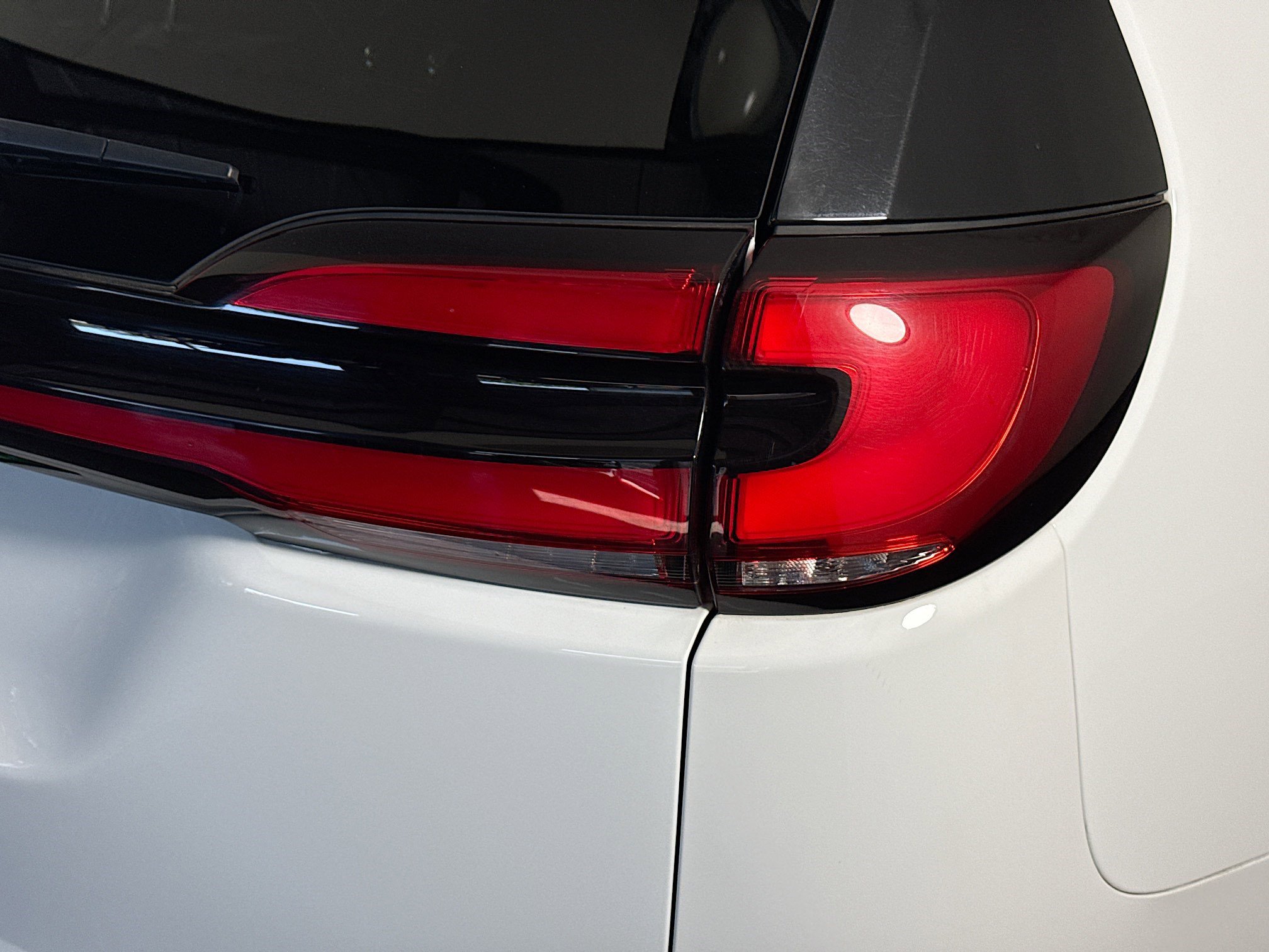 Used 2024 Chrysler Pacifica Touring-L FWD image 32