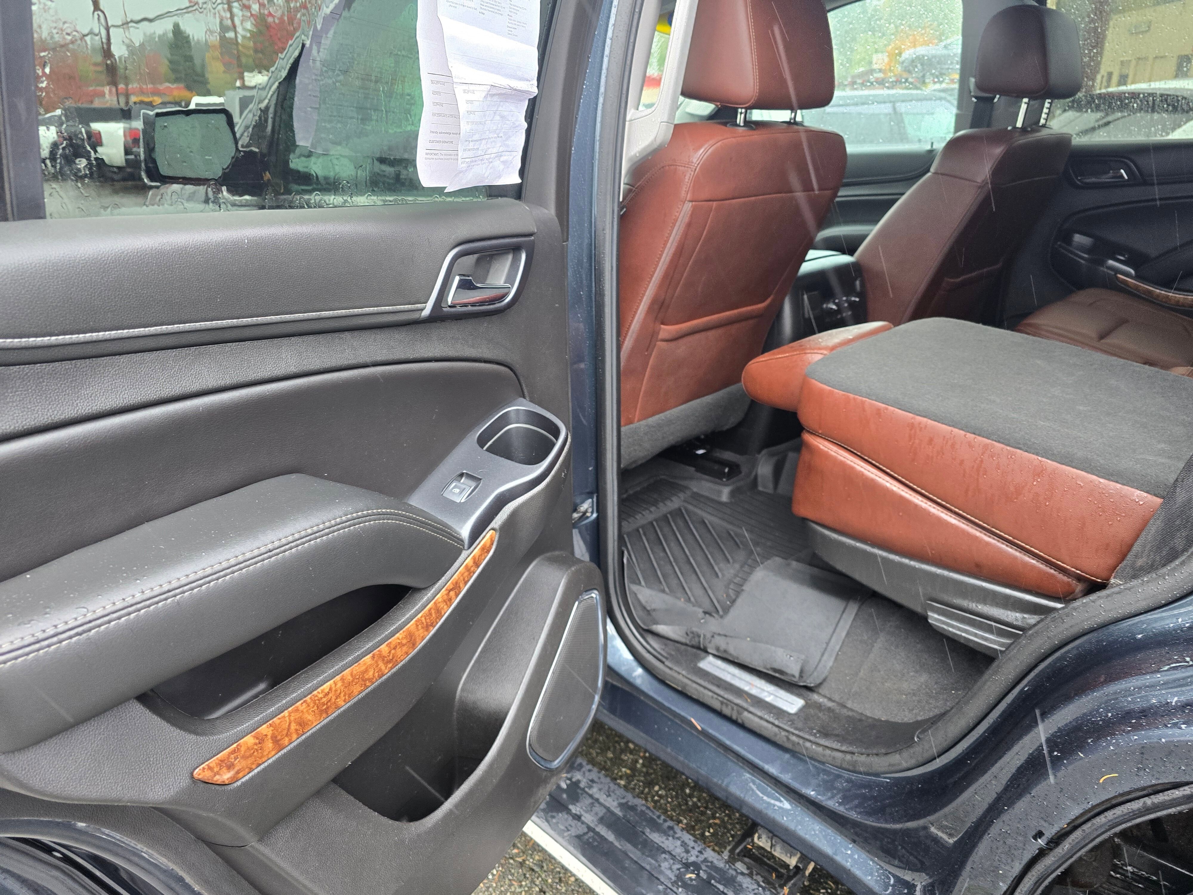 Used 2019 Chevrolet Tahoe Premier w/ Premier Plus Edition AWD/4WD image 18