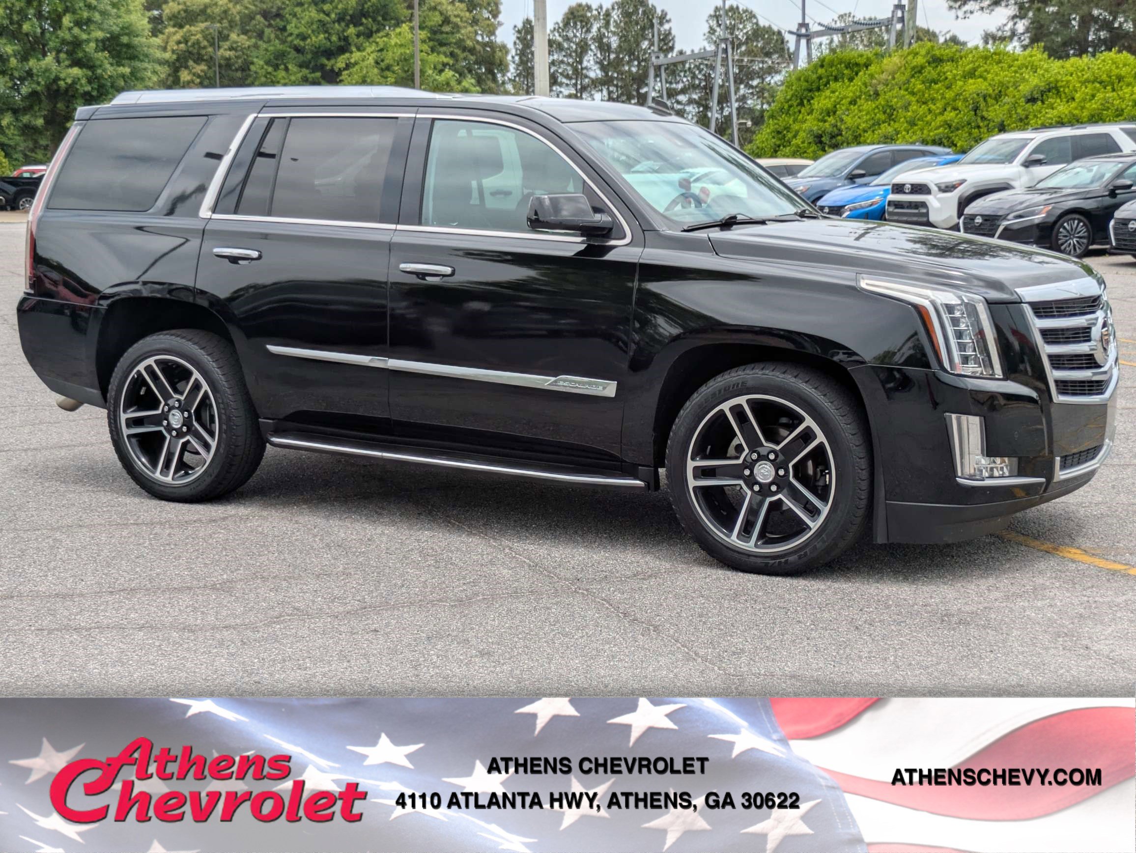 Used 2015 Cadillac Escalade Luxury RWD image 1