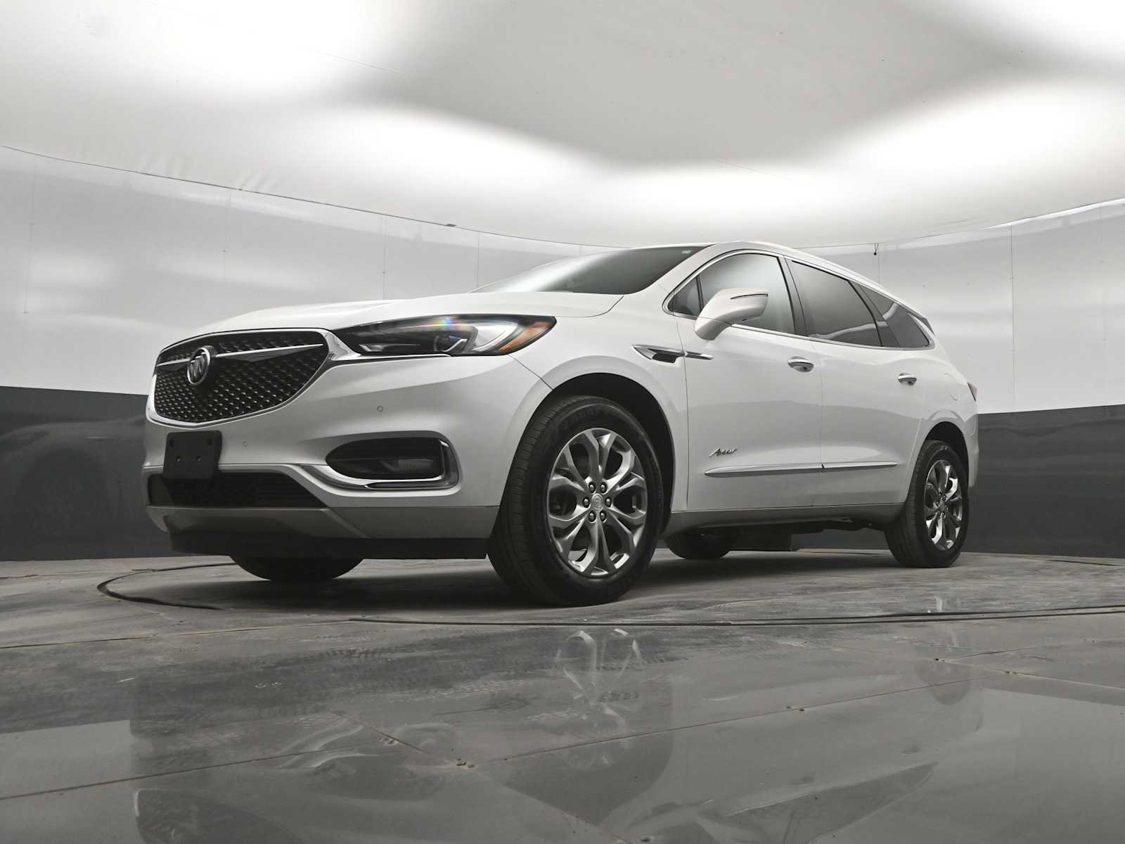 Used 2019 Buick Enclave Avenir w/ Avenir Technology Package AWD/4WD image 34