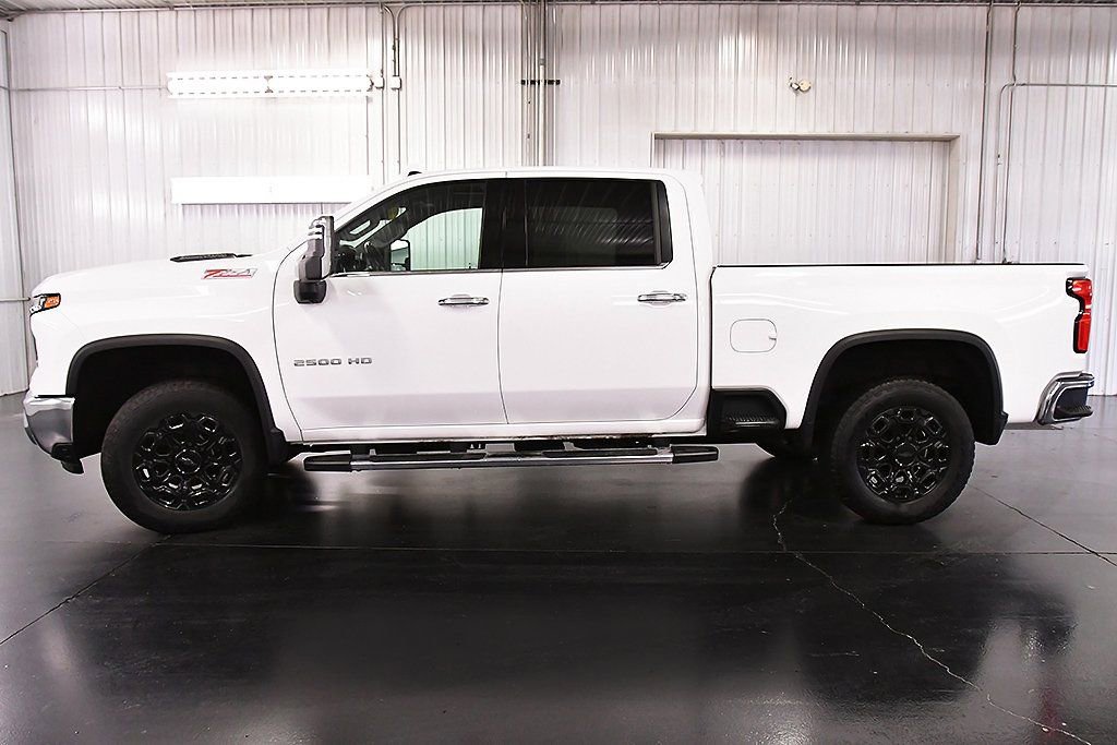 Used 2024 Chevrolet Silverado 2500 LTZ w/ LTZ Plus Package AWD/4WD image 4