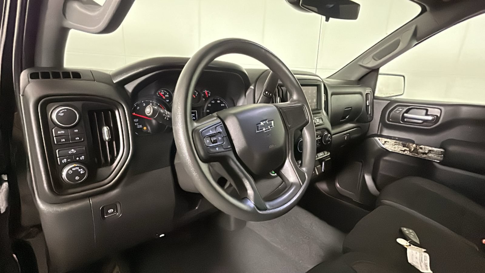 Used 2022 Chevrolet Silverado 1500 Custom Trail Boss w/ Realtree Special Edition AWD/4WD image 13