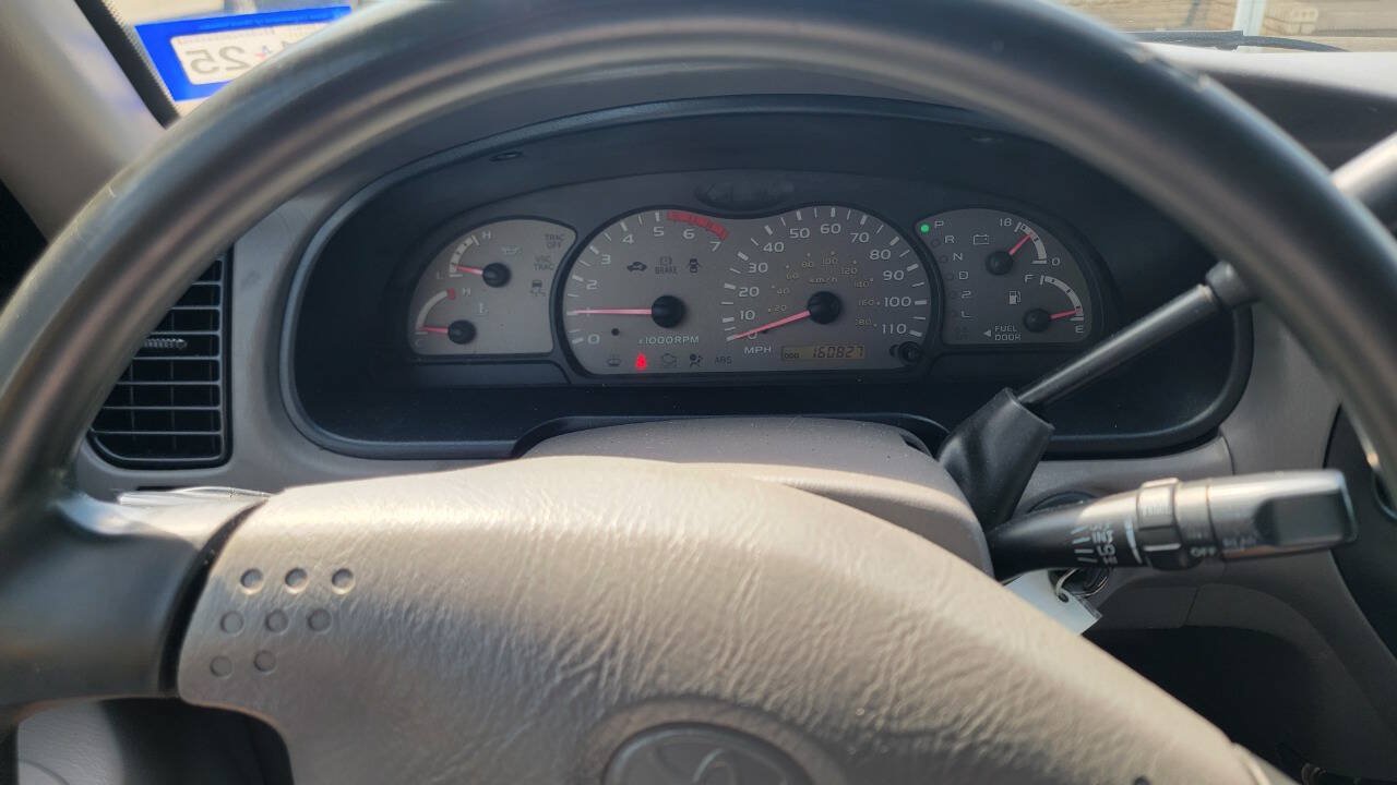 Used 2002 Toyota Sequoia SR5 w/ Preferred Pkg RWD image 23