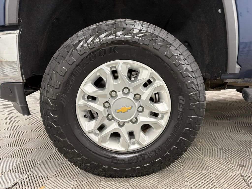 Used 2023 Chevrolet Silverado 2500 LTZ w/ LTZ Convenience Package image 11