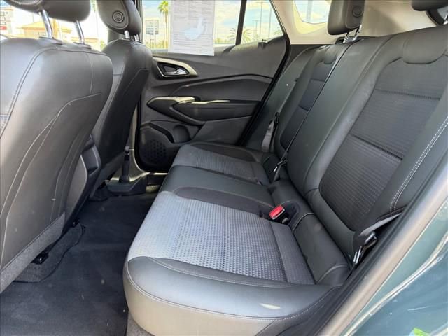 Certified 2025 Chevrolet Trax LT FWD image 7