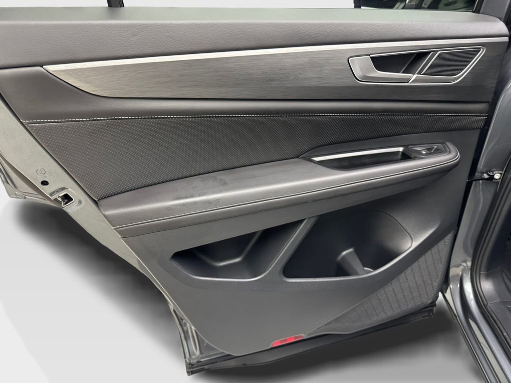 Used 2025 Volkswagen Atlas Cross Sport SE image 37