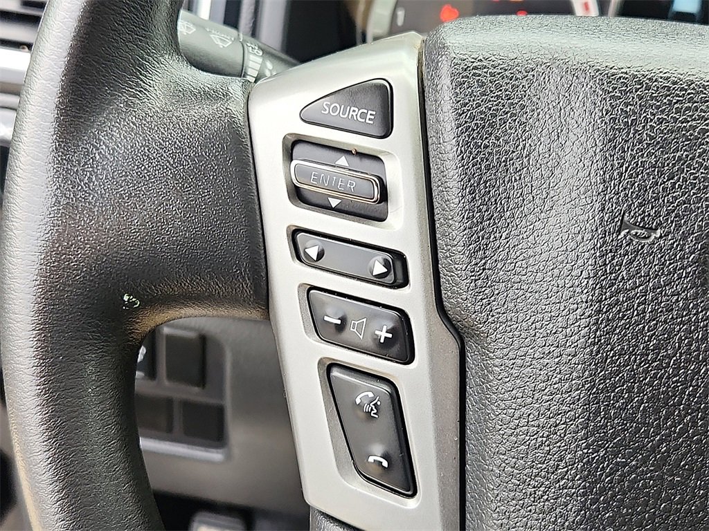 Used 2017 Nissan Titan S image 19