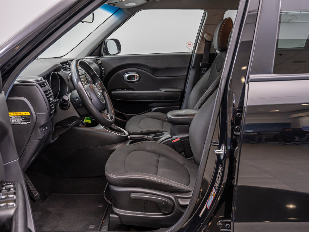 Used 2017 Kia Soul FWD image 19