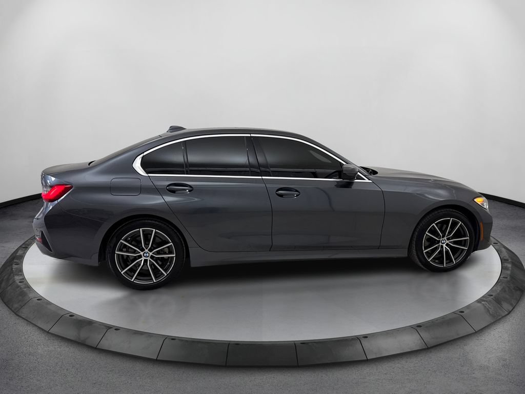 Used 2021 BMW 330i xDrive Sedan w/ Driving Assistance Package AWD/4WD image 4