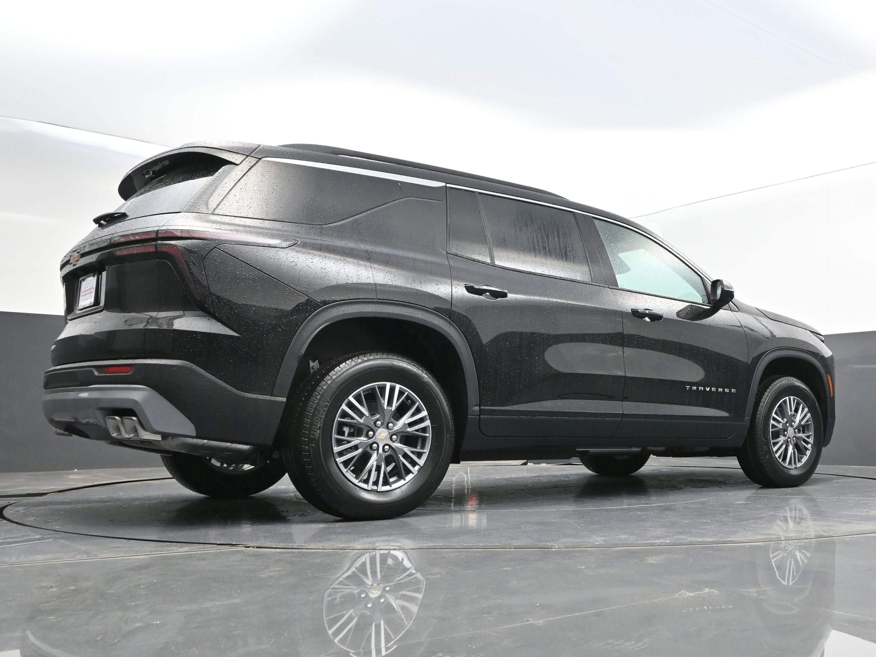 New 2026 Chevrolet Traverse LT w/ Driver Confidence Package AWD/4WD image 41