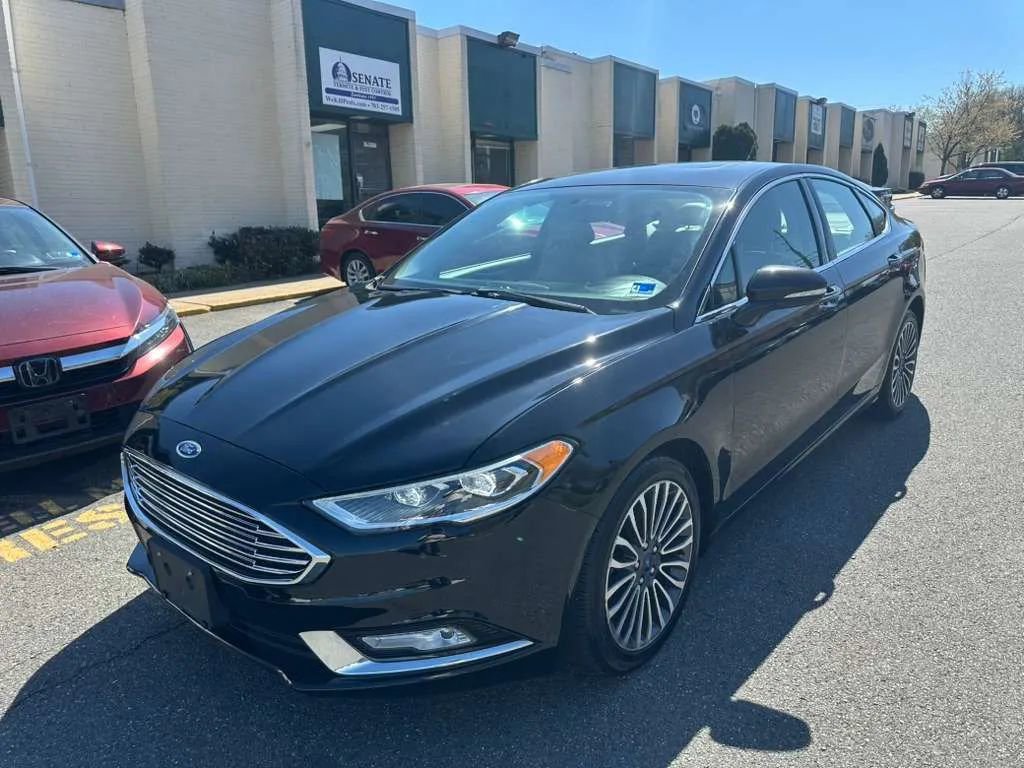 Used 2017 Ford Fusion SE w/ Fusion SE Technology Package