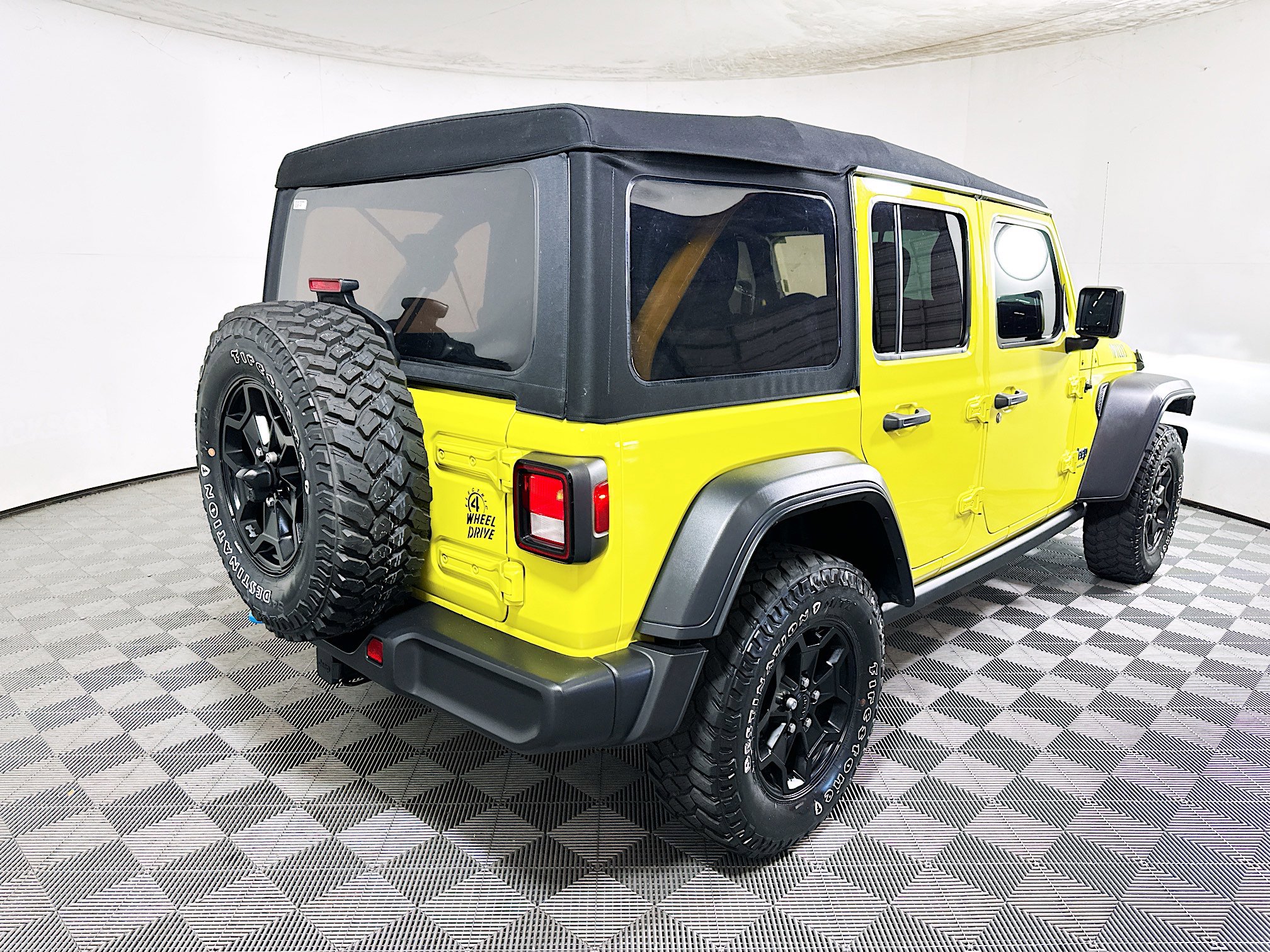 Used 2023 Jeep Wrangler Unlimited image 3