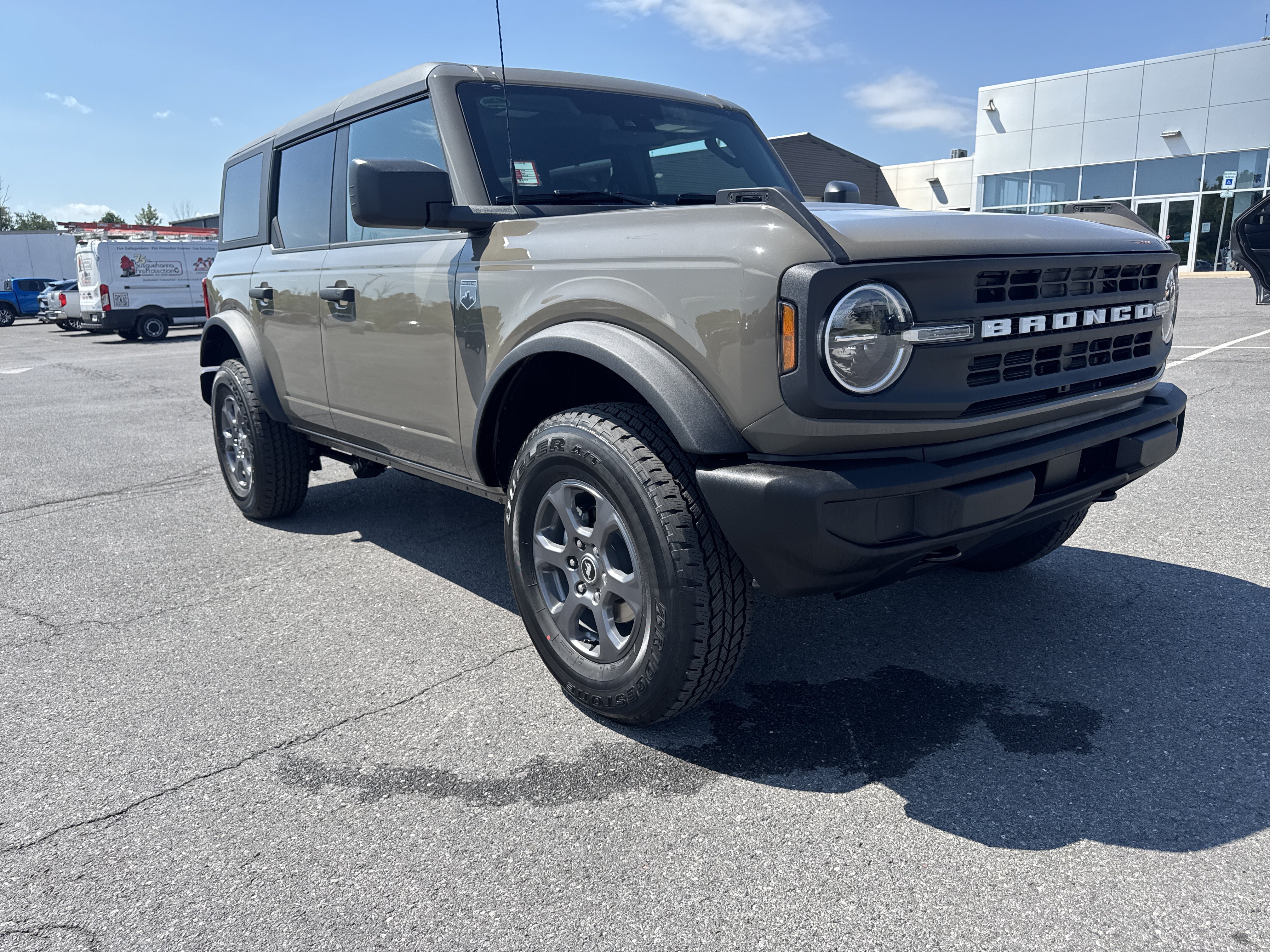 New 2026 Ford Bronco Big Bend AWD/4WD image 1