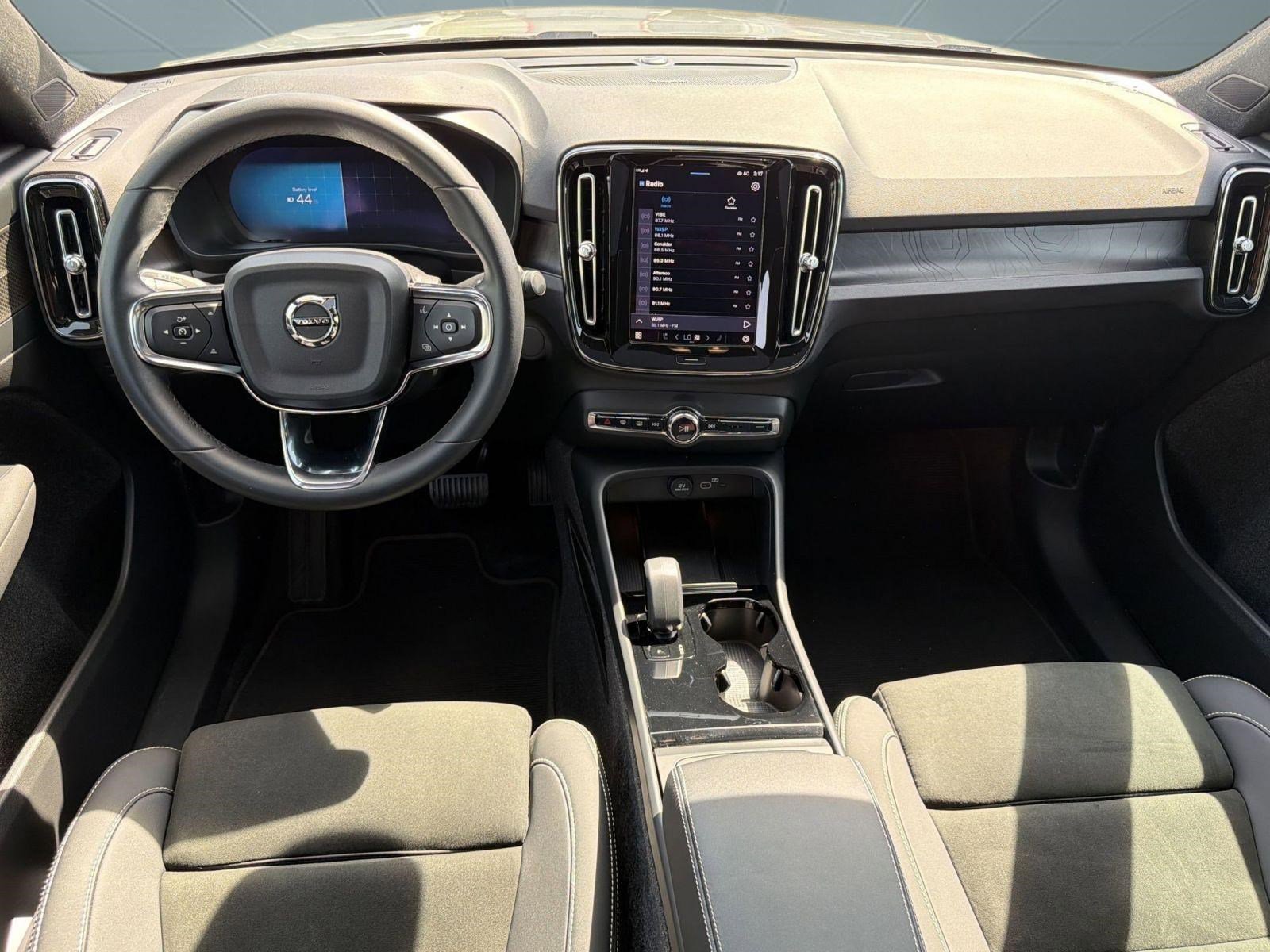 Certified 2023 Volvo C40 P8 Recharge Ultimate image 25