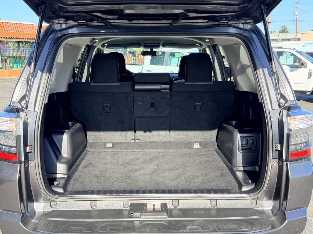 Used 2016 Toyota 4Runner SR5 image 21