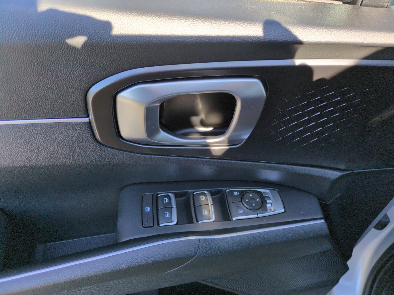 Used 2022 Kia Sorento LX FWD image 14