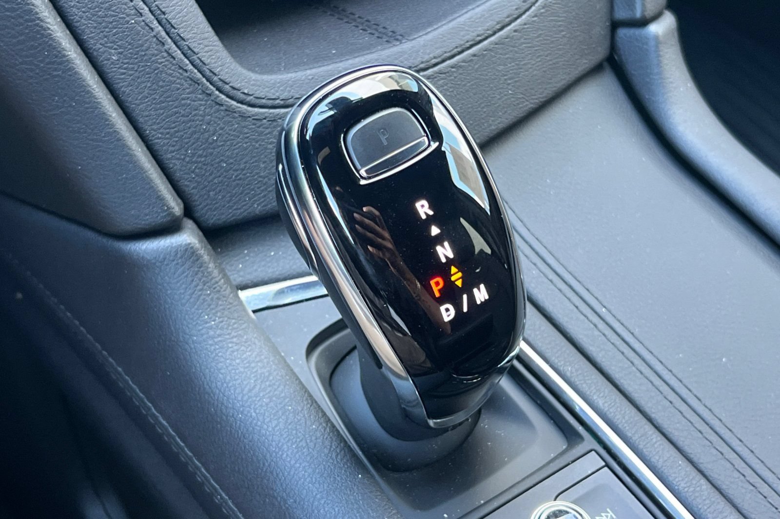 Used 2025 Cadillac XT5 Luxury w/ LPO, Floor Liner Package FWD image 32