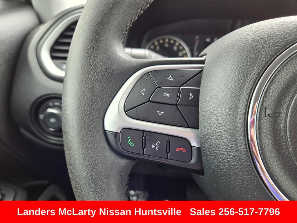 Used 2019 Jeep Renegade Latitude AWD/4WD image 26