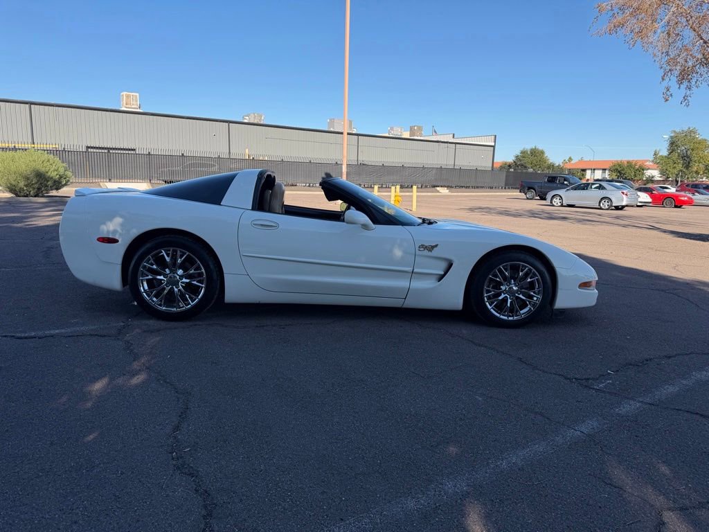 Used 2003 Chevrolet Corvette Coupe w/ Preferred Equipment Group image 10