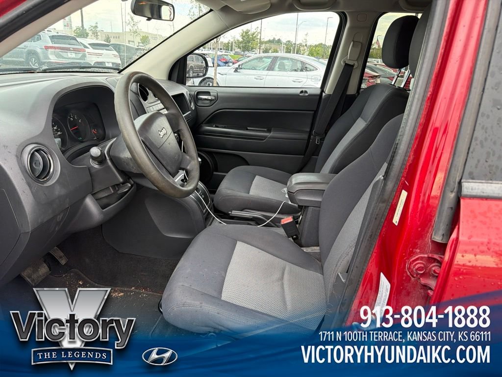 Used 2010 Jeep Compass Sport FWD image 11
