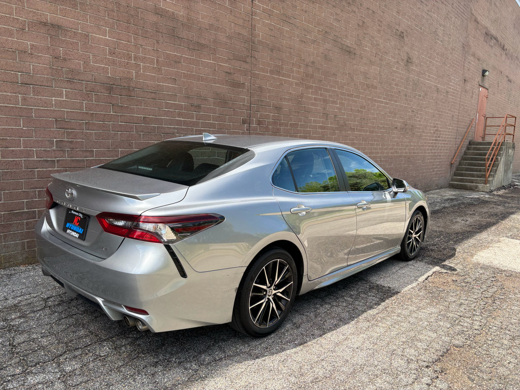 Used 2024 Toyota Camry SE FWD image 5