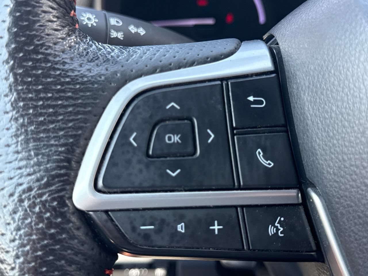 Used 2022 Toyota Sienna XSE FWD image 28