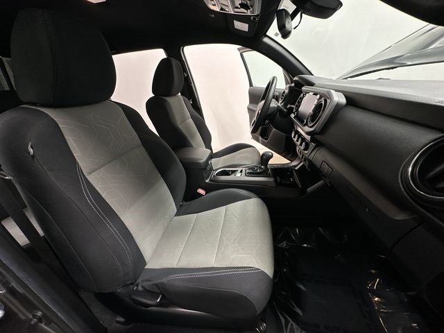 Used 2022 Toyota Tacoma TRD Off-Road image 21