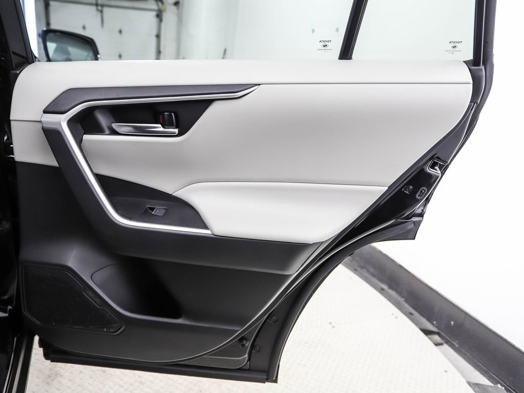 Used 2023 Toyota RAV4 XLE Premium image 23