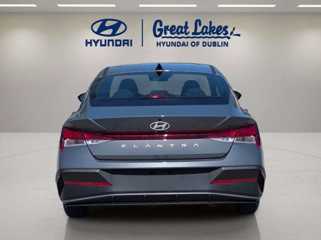 New 2026 Hyundai Elantra SE FWD image 4