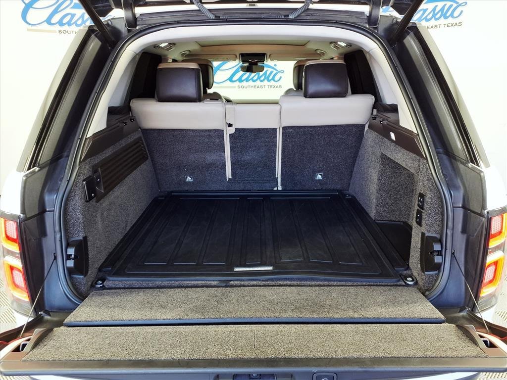Used 2020 Land Rover Range Rover HSE image 9