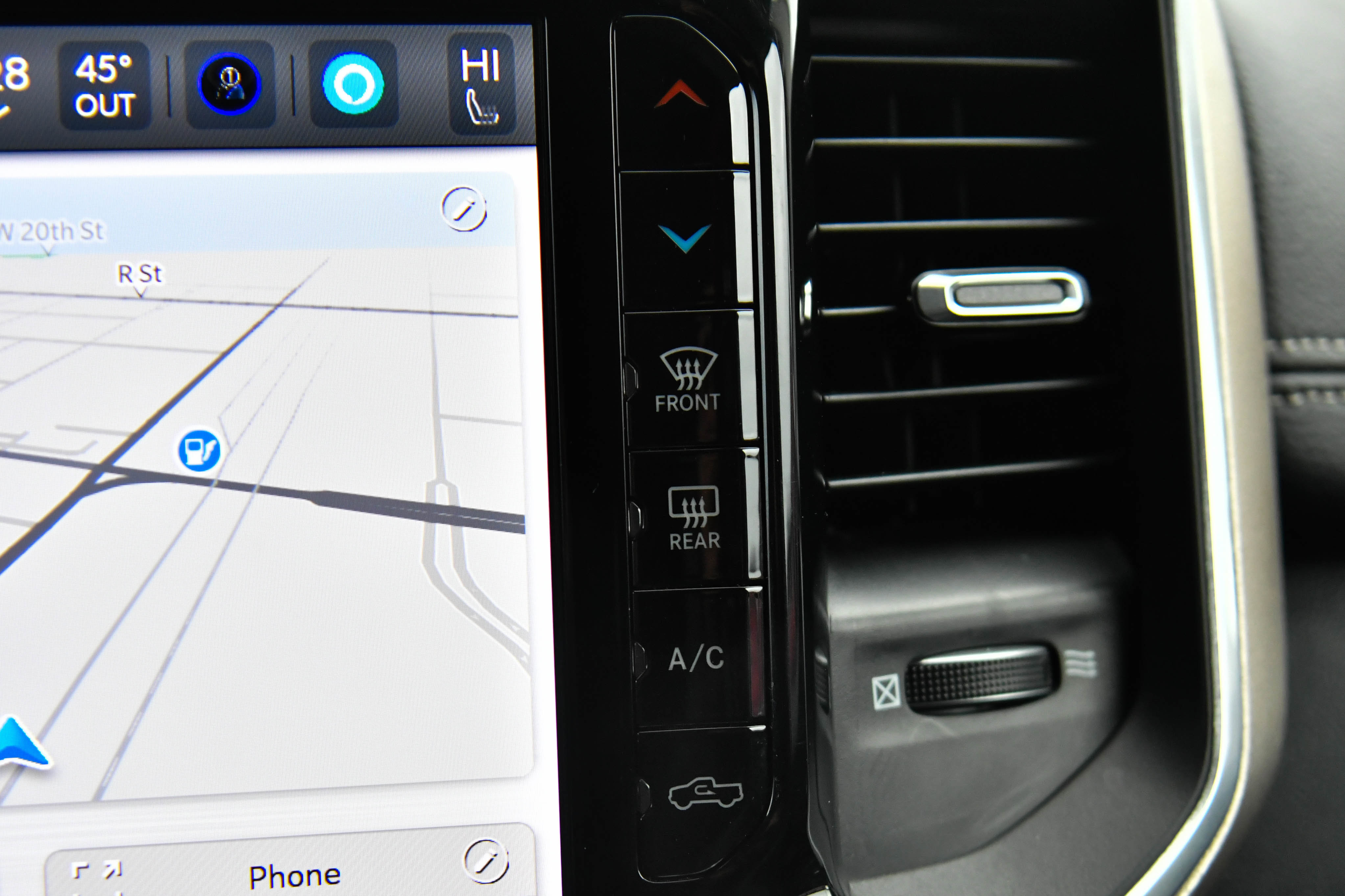 Used 2024 RAM 2500 Laramie image 32