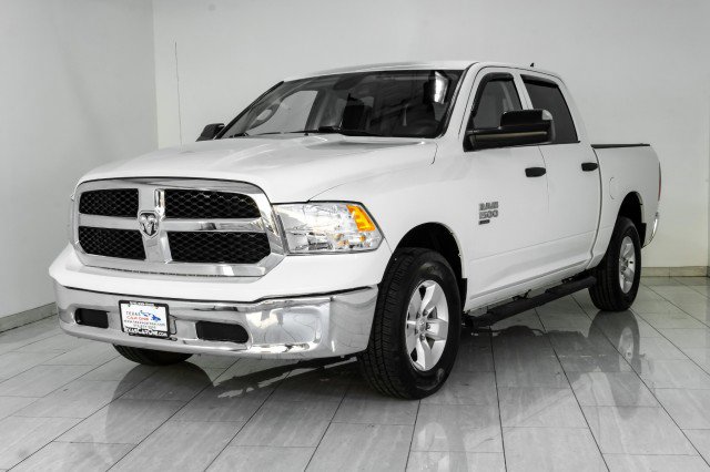 Used 2023 RAM 1500 Classic SLT w/ Trailer & Traction Group image 4
