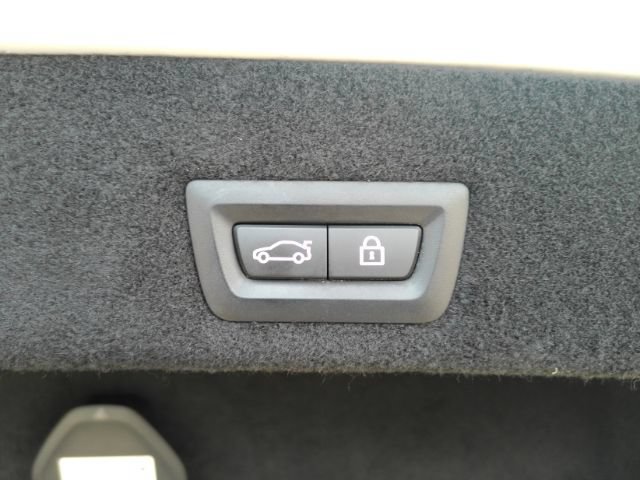 Used 2022 BMW 740i RWD image 26