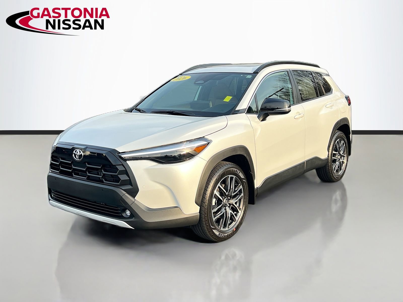 Used 2026 Toyota Corolla Cross XLE w/ Convenience Package video 3