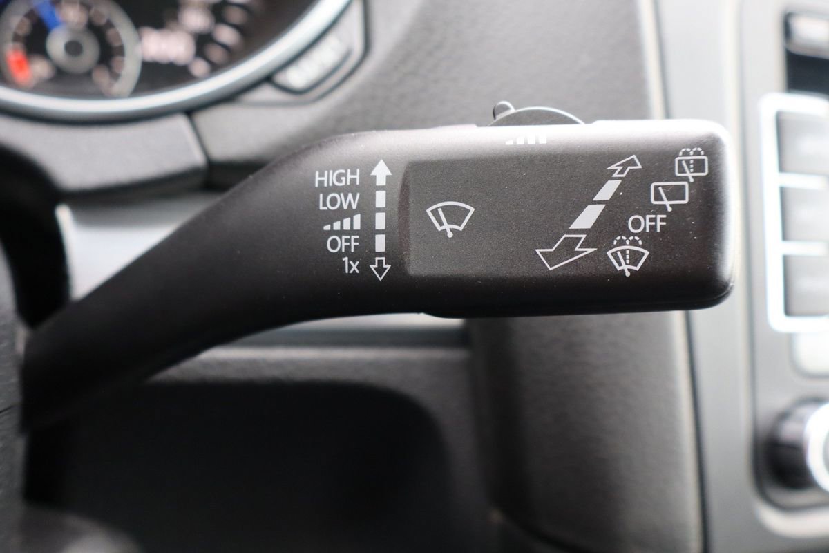 Used 2013 Volkswagen Golf R 2-Door image 30