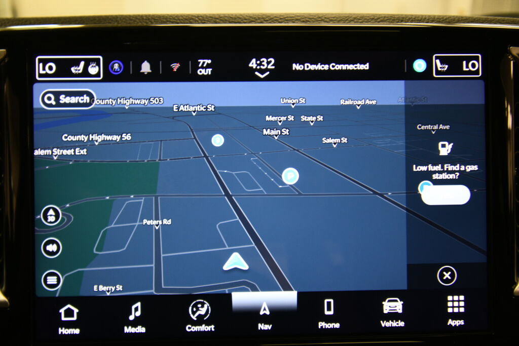 Used 2025 Chrysler Pacifica Limited FWD image 16