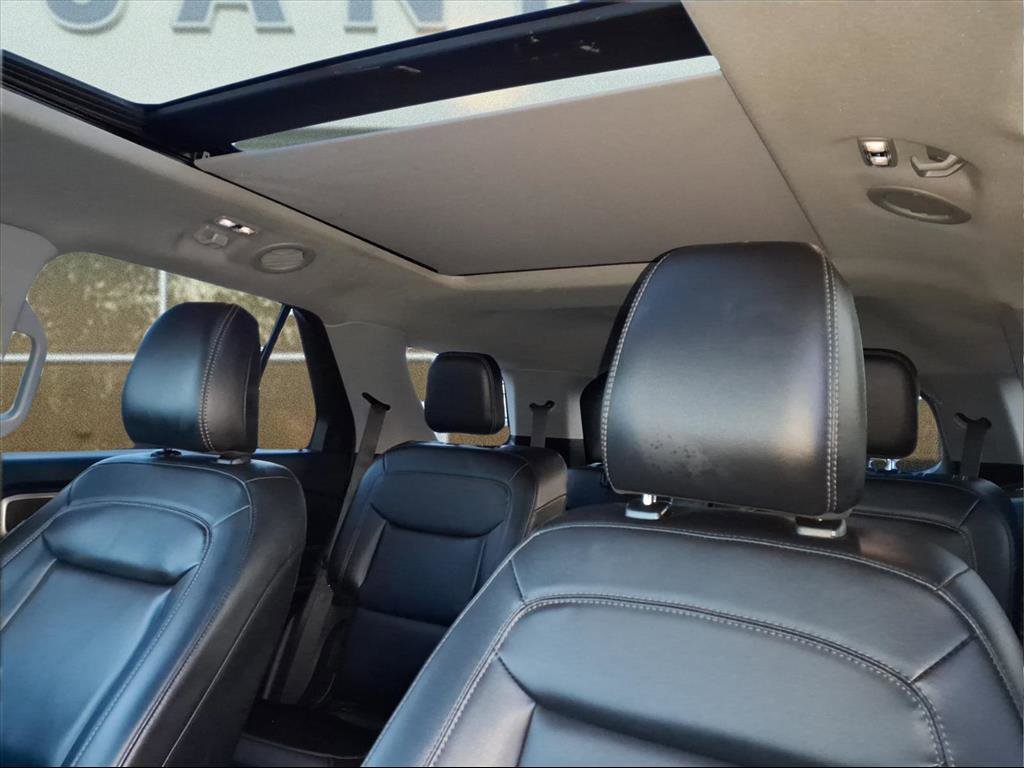 Used 2023 Ford Explorer XLT w/ Equipment Group 202A image 18