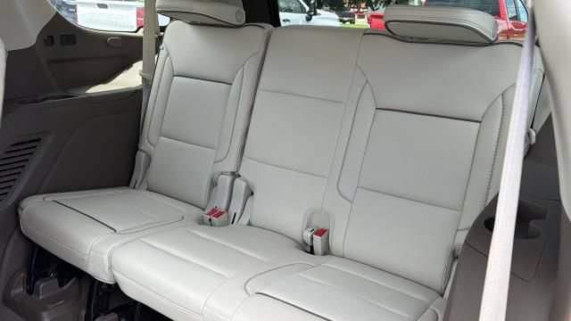 Used 2023 GMC Yukon Denali w/ Advanced Technology Package AWD/4WD image 37