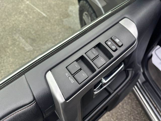 Used 2014 Toyota 4Runner Limited AWD/4WD image 24