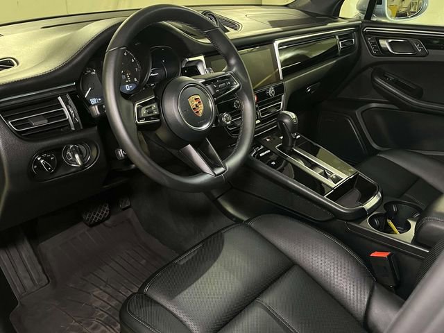 Certified 2026 Porsche Macan AWD/4WD image 15