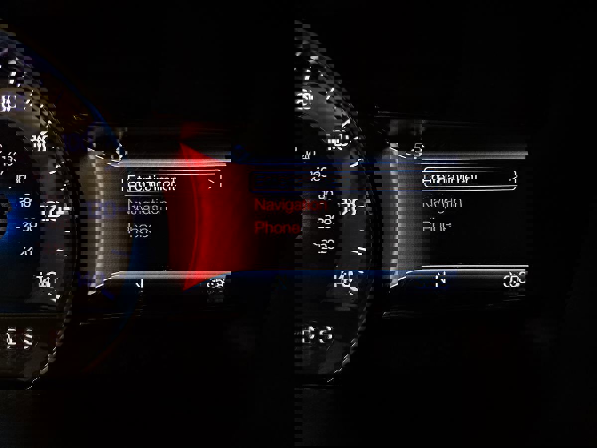 Used 2019 Ford Explorer XLT w/ Equipment Group 201A image 13