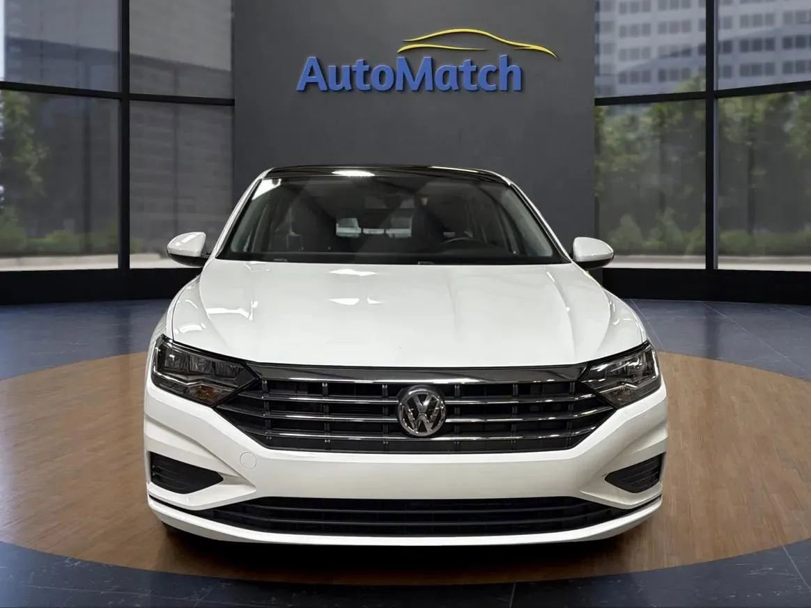 Used 2020 Volkswagen Jetta SE image 2