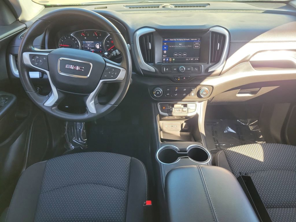 Used 2023 GMC Terrain SLE w/ Elevation Edition image 9