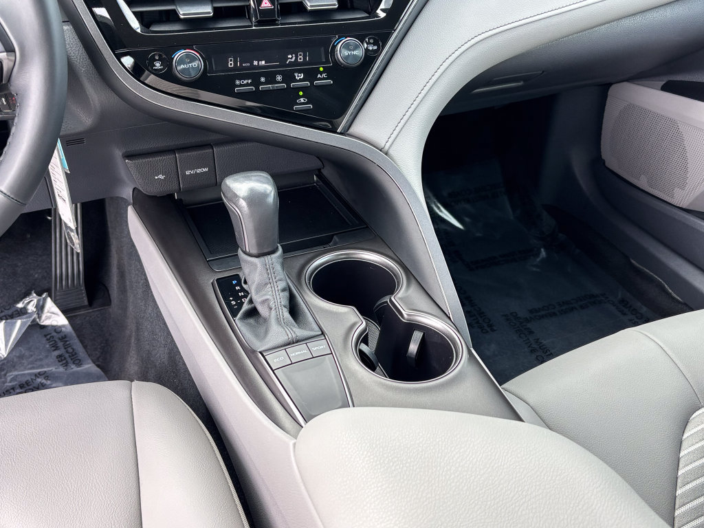 Used 2024 Toyota Camry SE FWD image 21