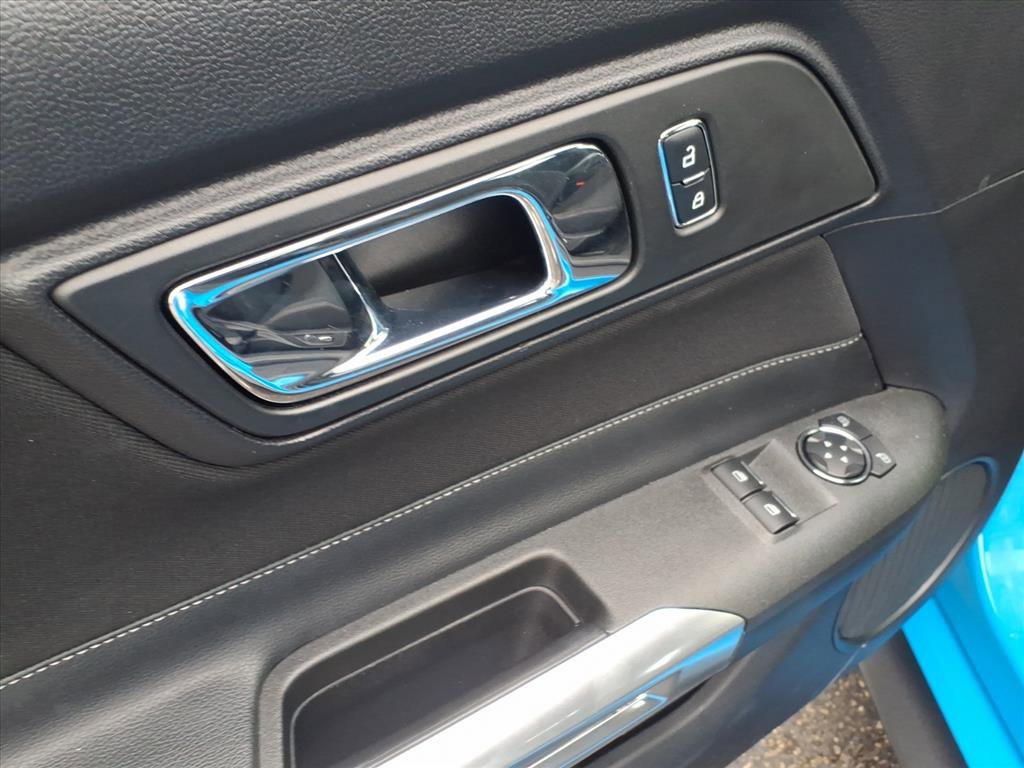 Used 2017 Ford Mustang Coupe image 22